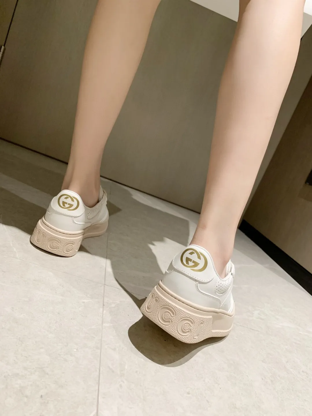 👟👟Ex-factory price 560👟👟 Men's size +10 Gucci2022 spring and summer new casual sports white shoes, purchasing version of the original version with a one-to-one molded IP light material sole! Upper calfskin, lining calfskin, foot pads calfskin. Complete purchasing version. Code number: female 35-40#, male 39-44# (45 customized)